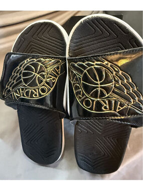 Jordan Hydro 7 BP AA2518 021 Black Metallic Leather Kids Unisex Sandals 13C Box